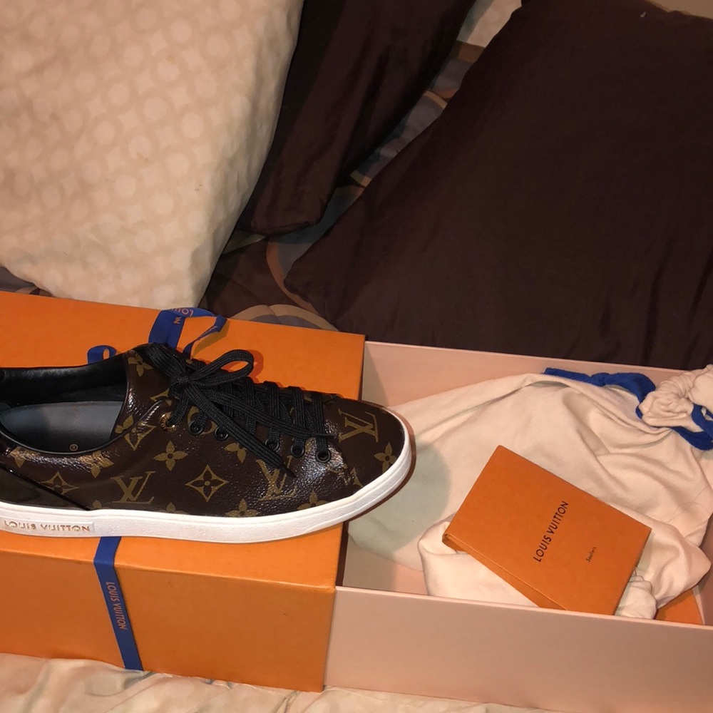 Brown and black LV Shoes